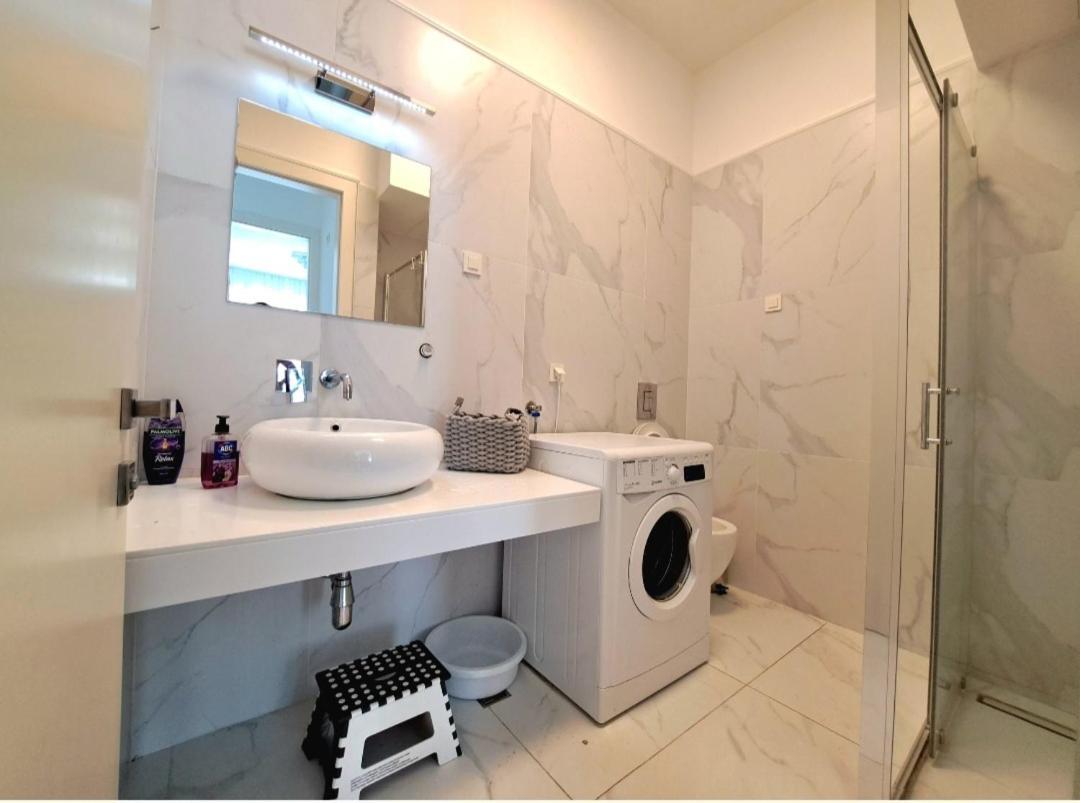 Ferienwohnung Luka Budva Zimmer foto